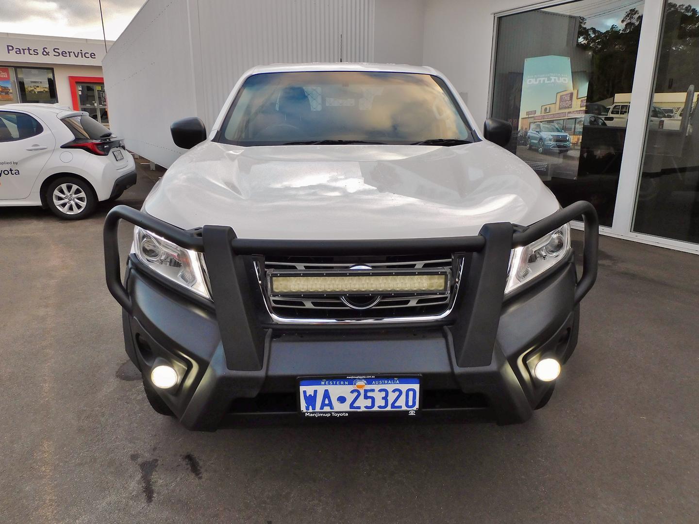2017 Nissan Navara SL in White
