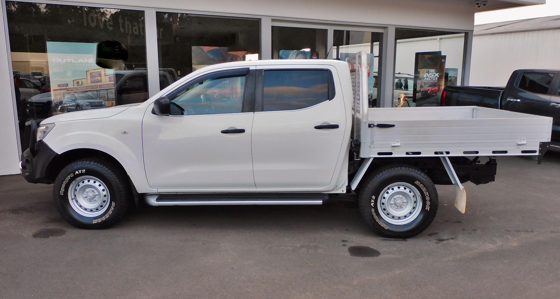 2017 Nissan Navara SL in White