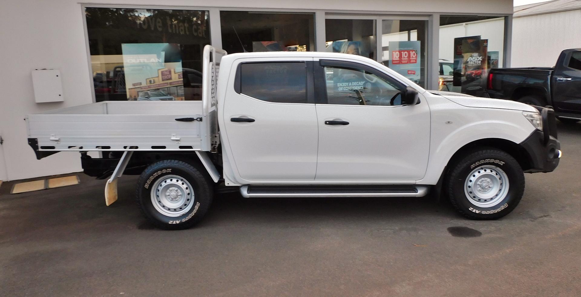 2017 Nissan Navara SL in White