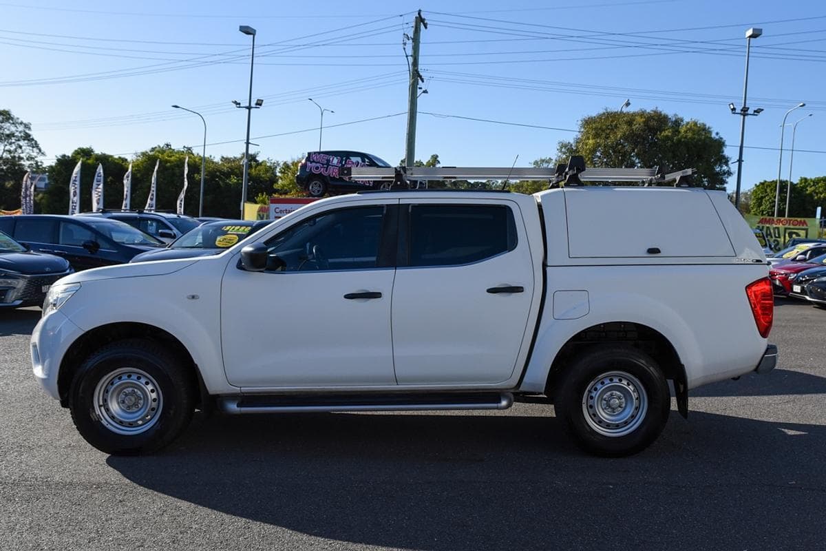 2017 Nissan Navara SL in White