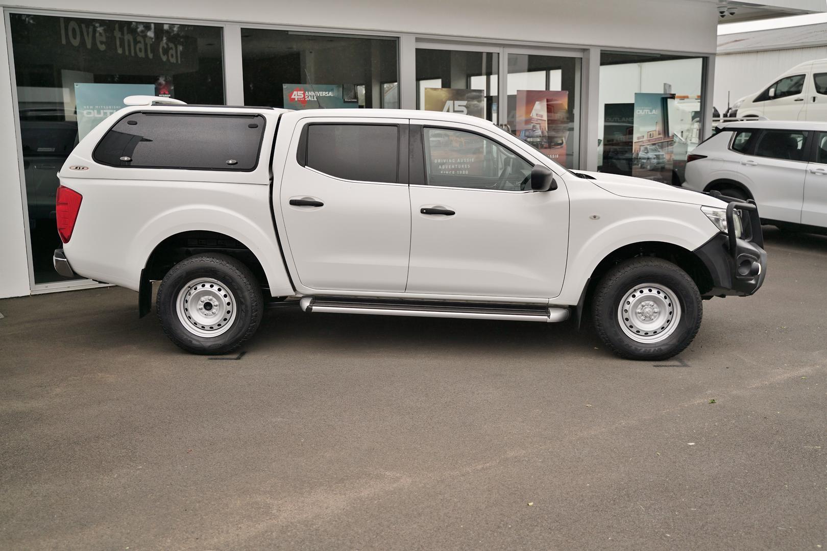 2018 Nissan Navara SL in White