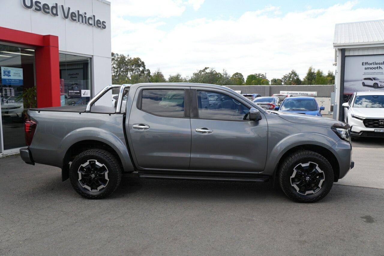 2022 Nissan Navara ST-X in Grey