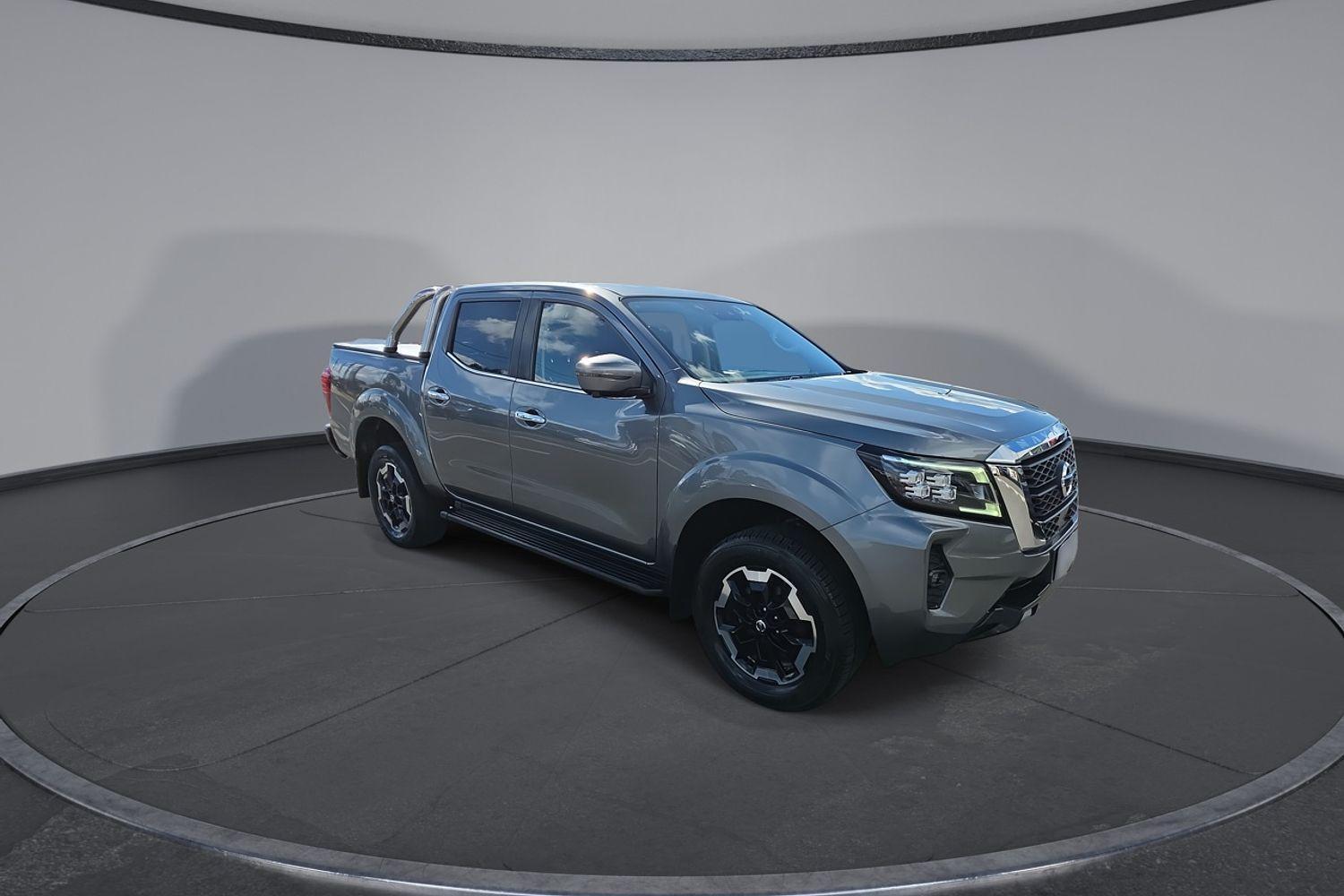 2021 Nissan Navara ST-X in Grey