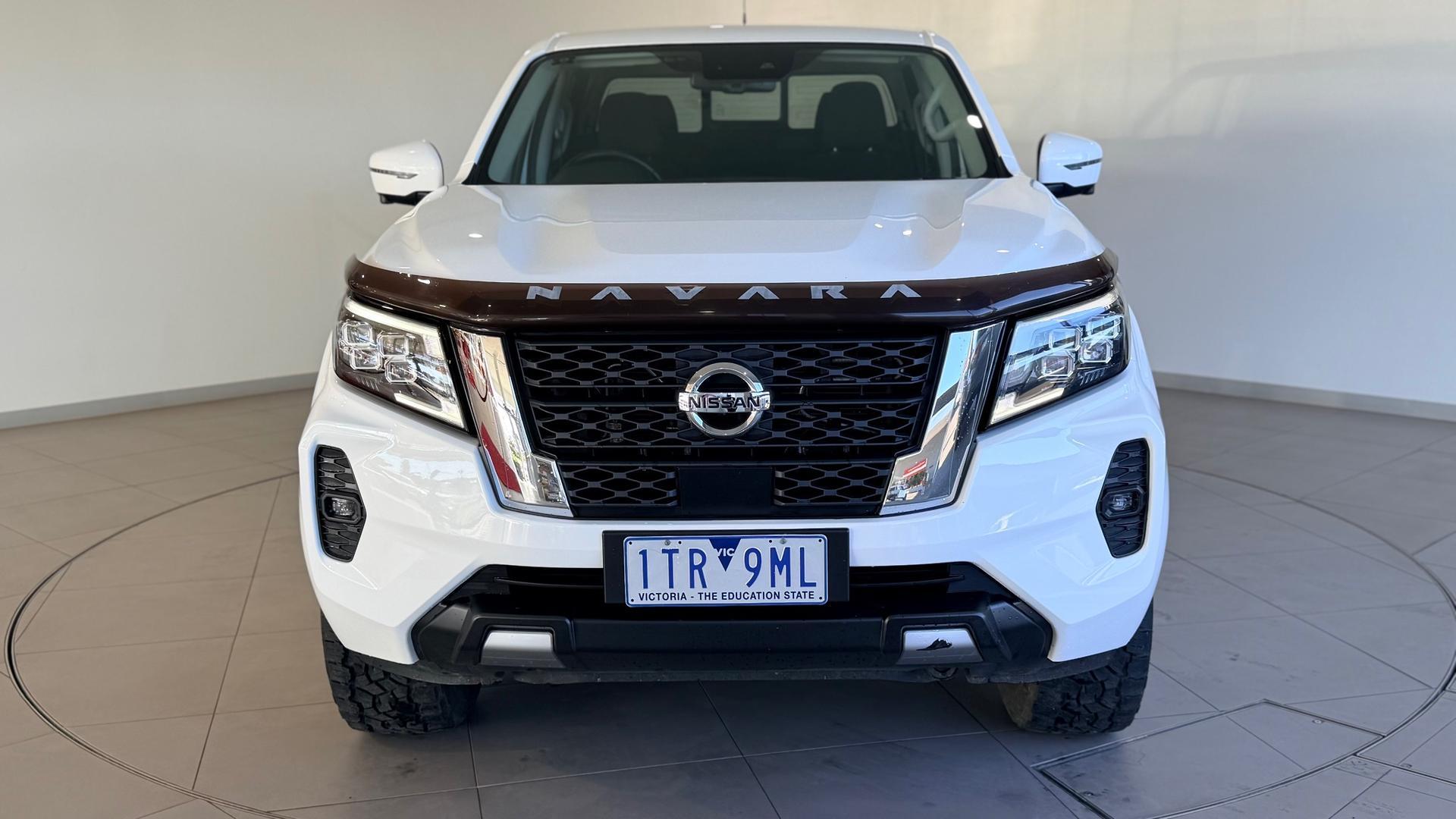 2021 Nissan Navara ST-X in White
