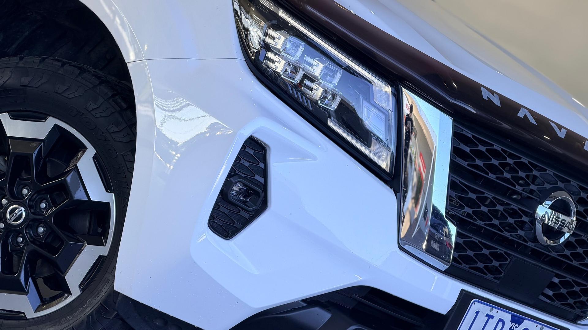 2021 Nissan Navara ST-X in White