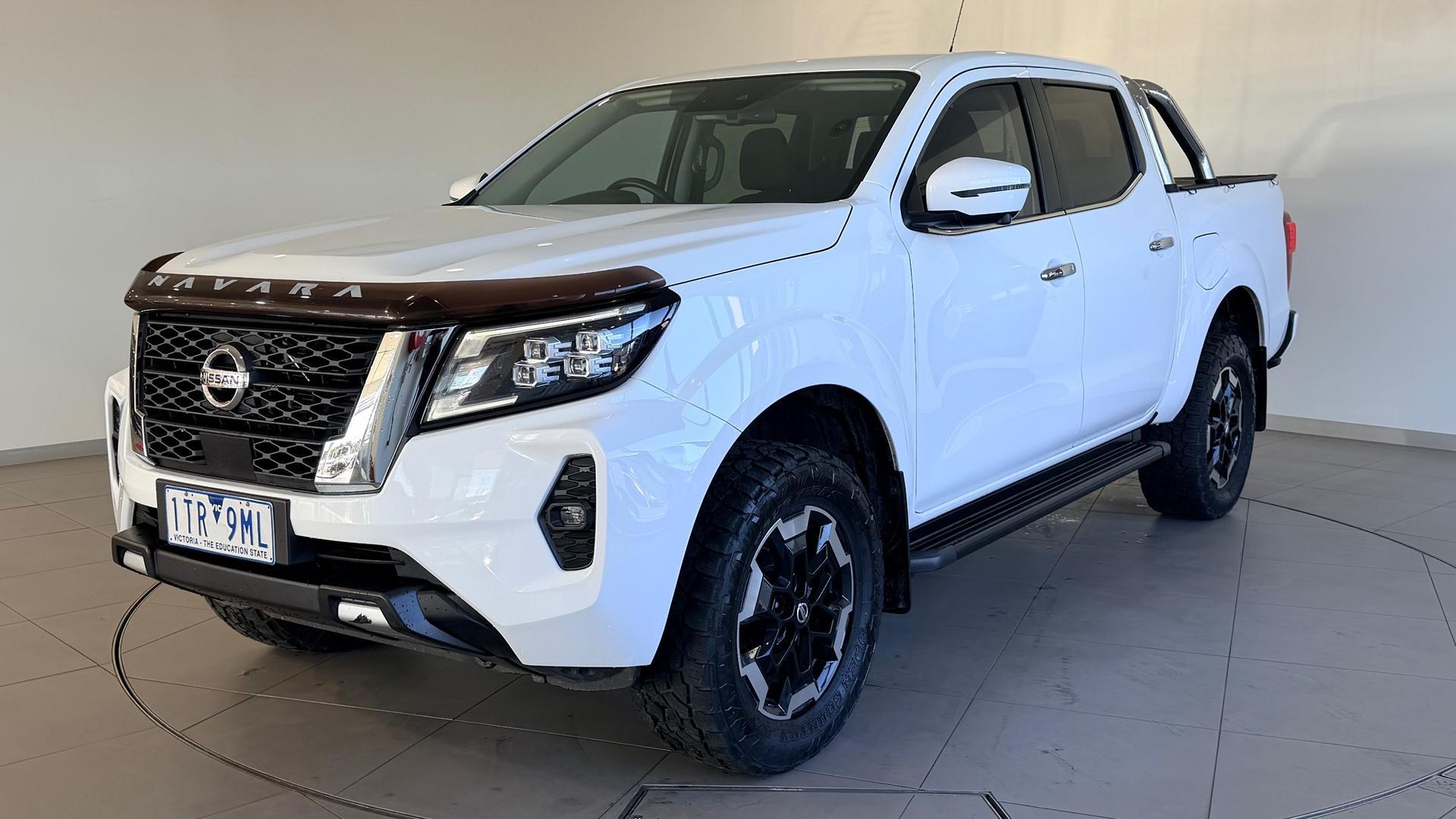 2021 Nissan Navara ST-X in White