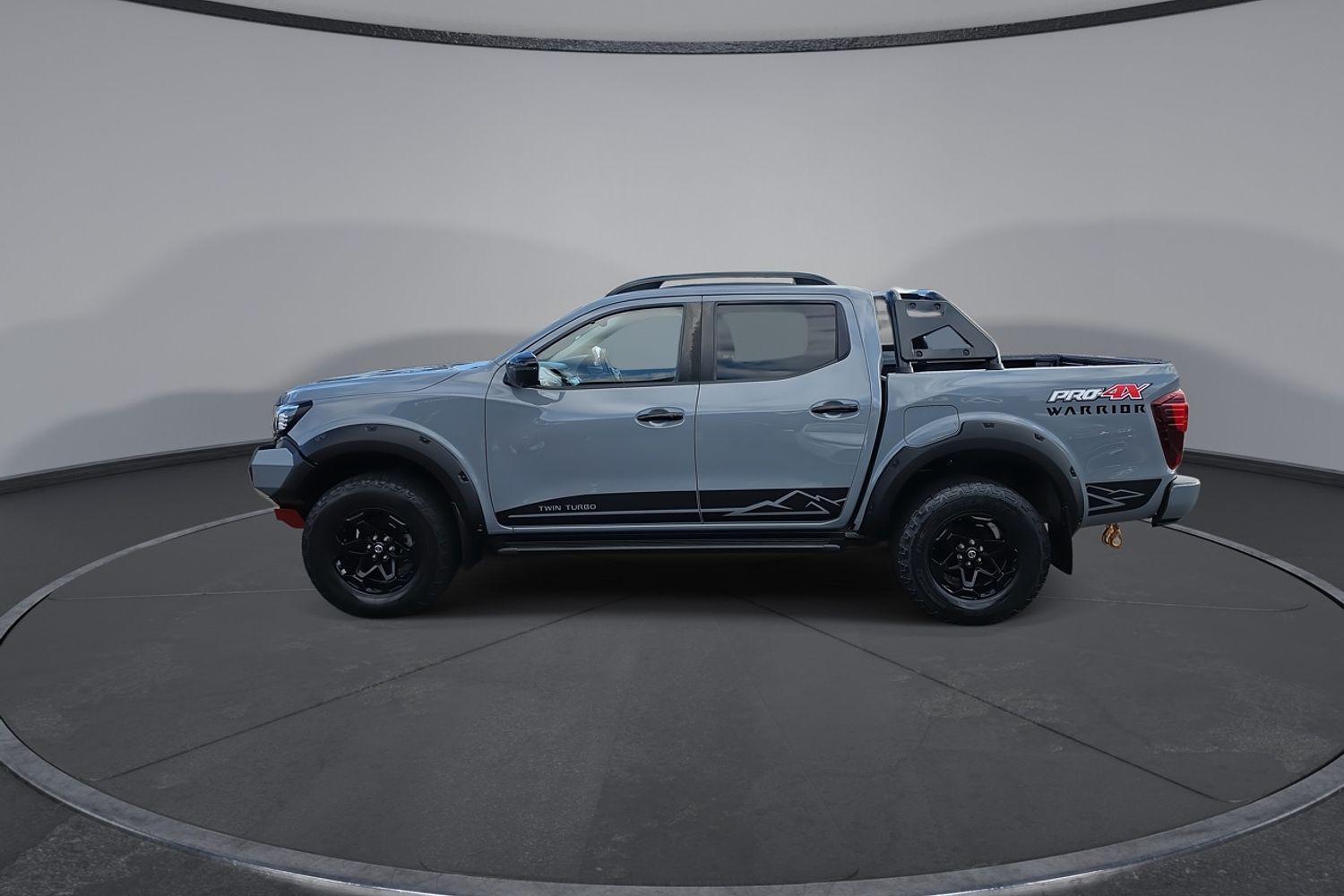 2021 Nissan Navara PRO-4X in Grey