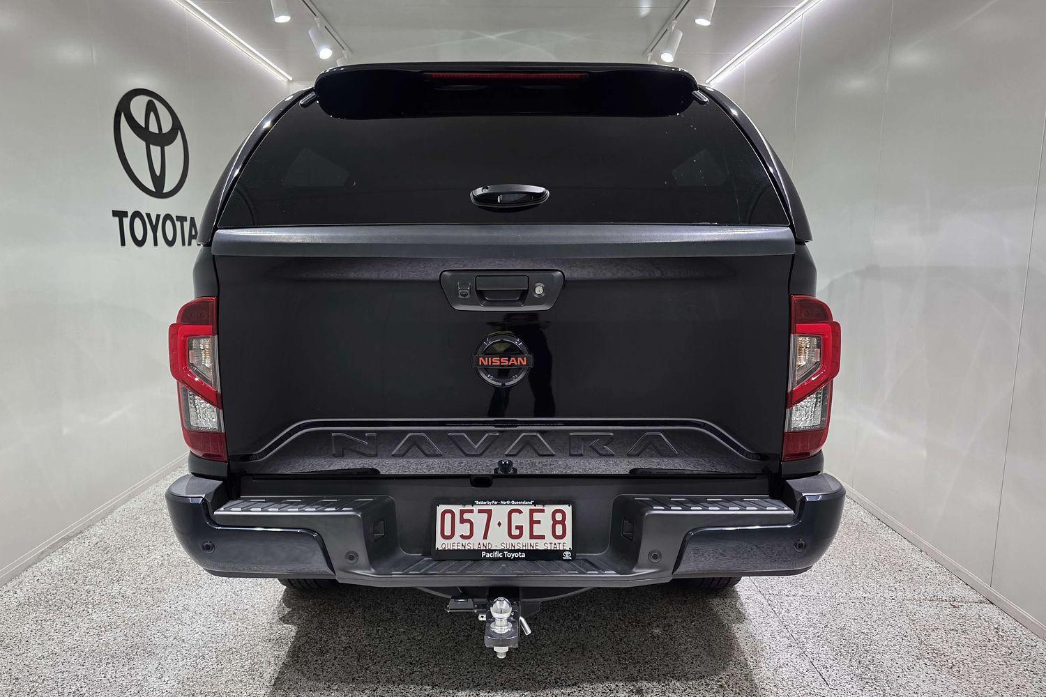 2022 Nissan Navara PRO-4X in Black