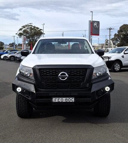 2023 Nissan Navara SL in White