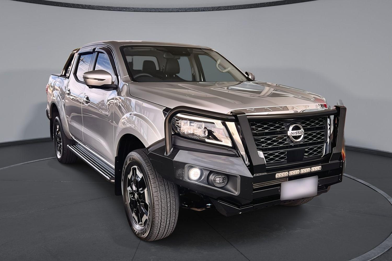 2023 Nissan Navara ST-X in Silver