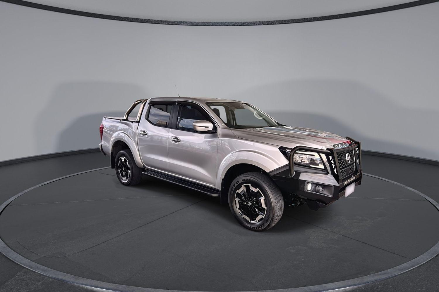2023 Nissan Navara ST-X in Silver