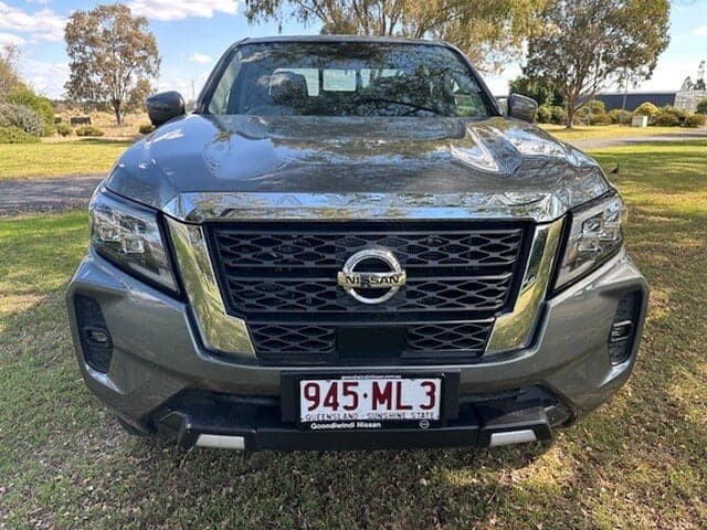 2024 Nissan Navara ST in Grey