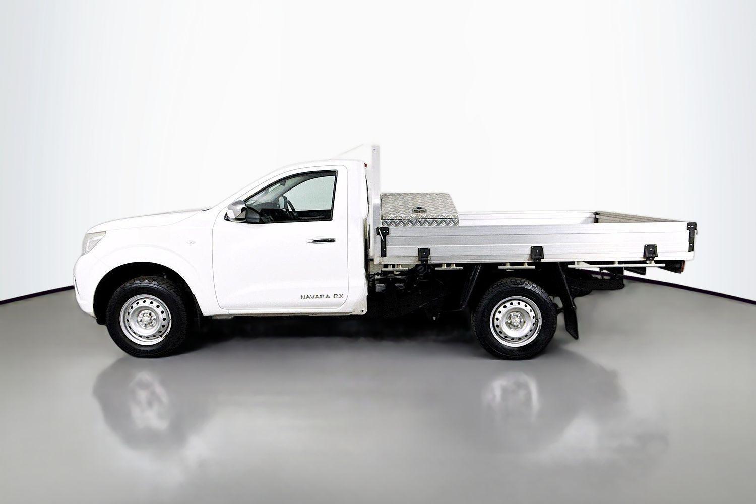 2016 Nissan Navara RX in White
