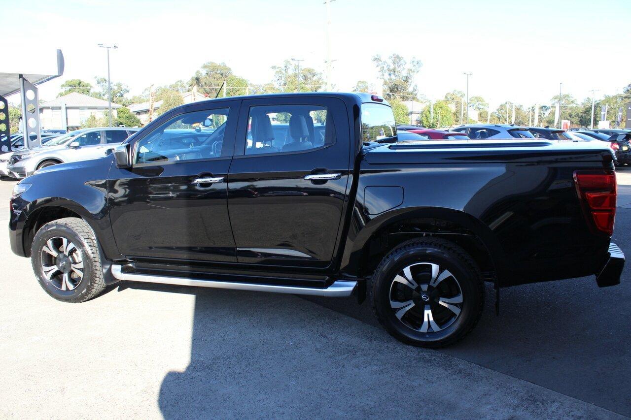 2022 Mazda BT-50 GT in Black