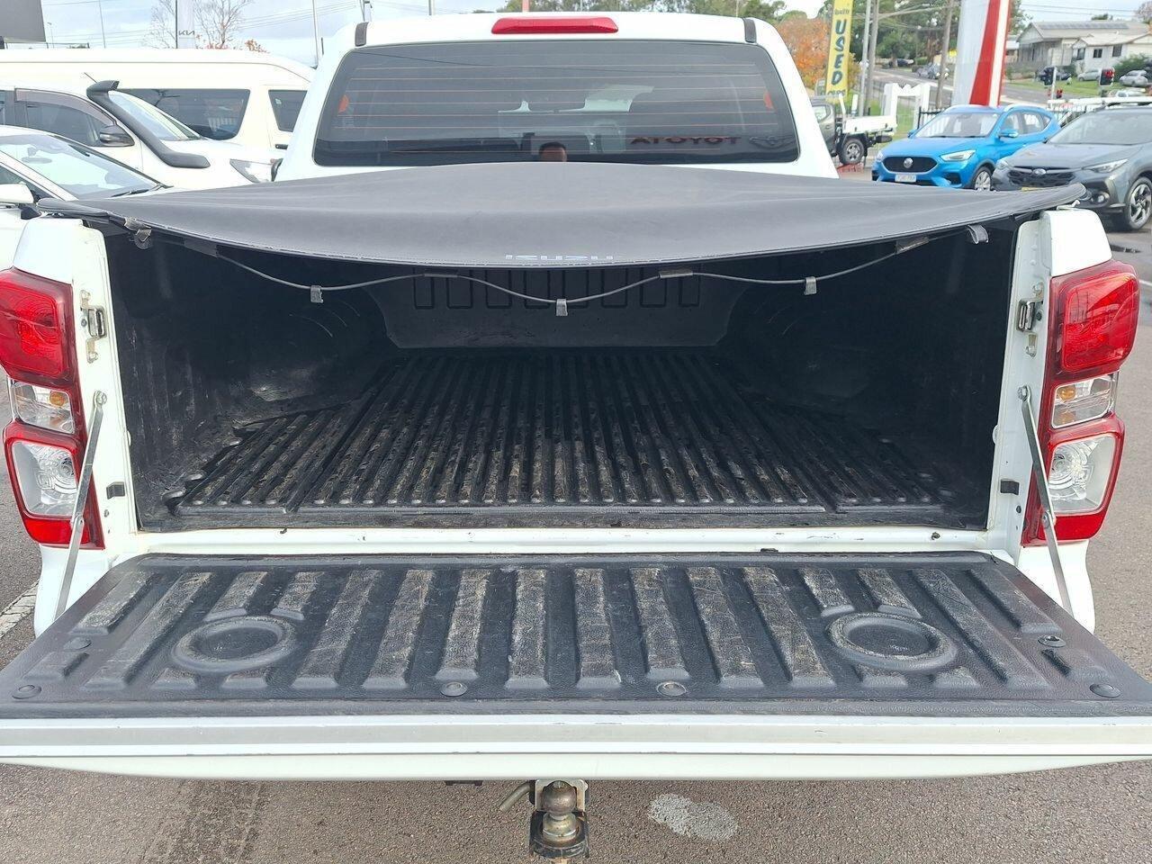 2021 Isuzu D-MAX SX in White