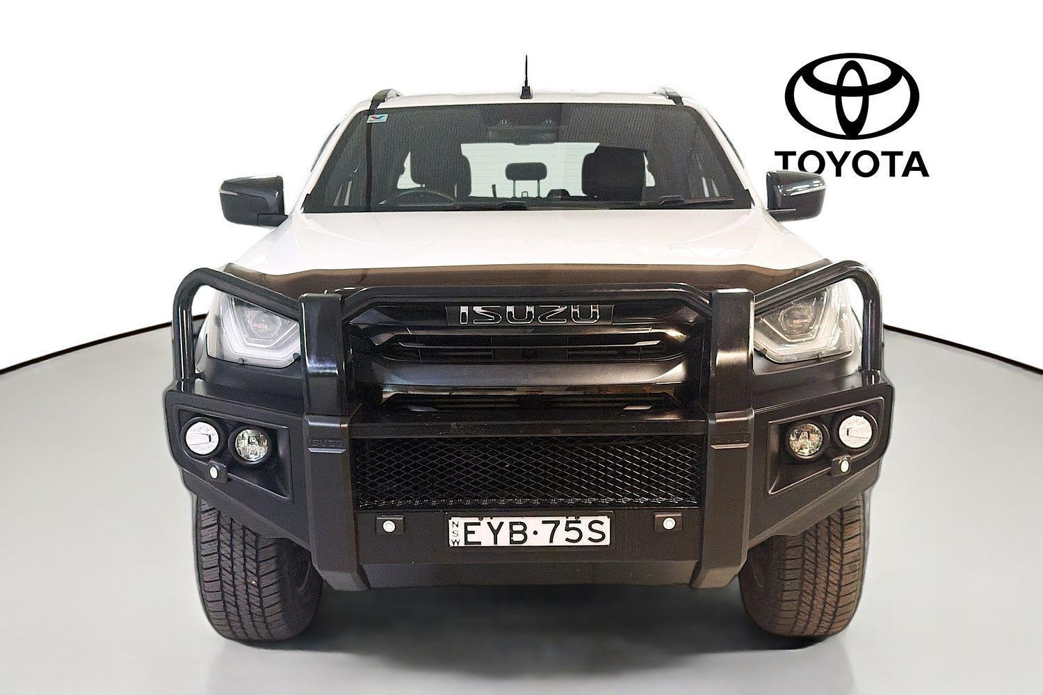 2023 Isuzu D-MAX X-TERRAIN in White