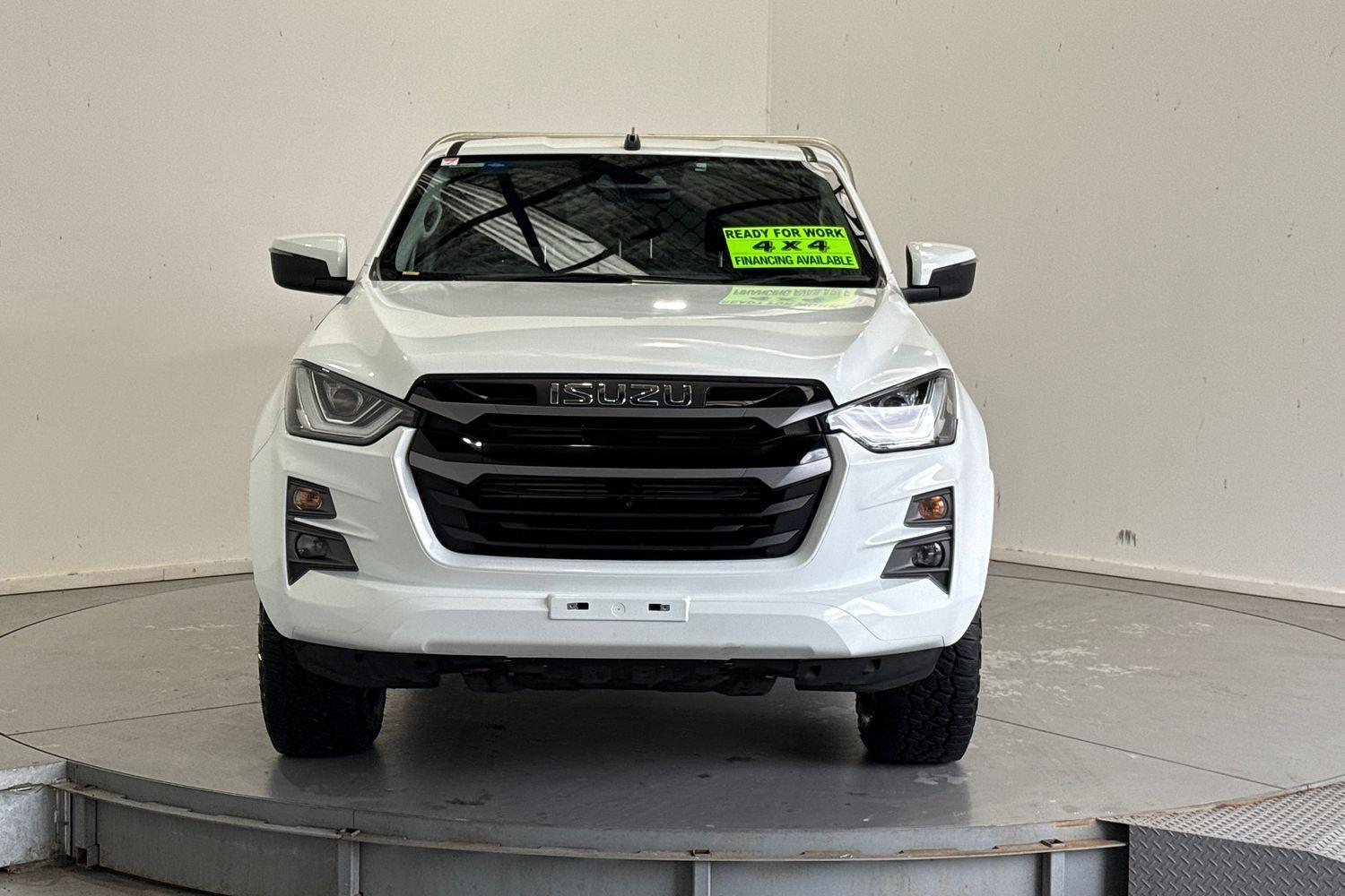 2023 Isuzu D-MAX LS-M in White