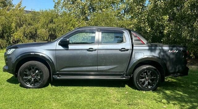 2023 Isuzu D-MAX X-TERRAIN in Grey