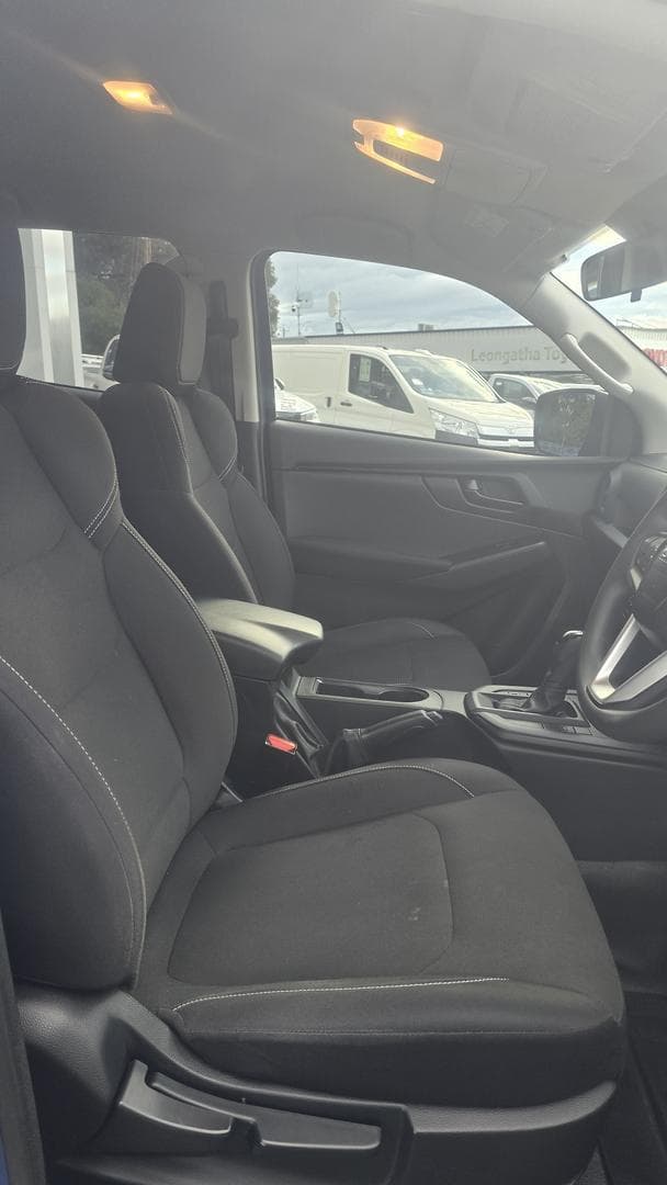 2023 Isuzu D-MAX SX in Blue