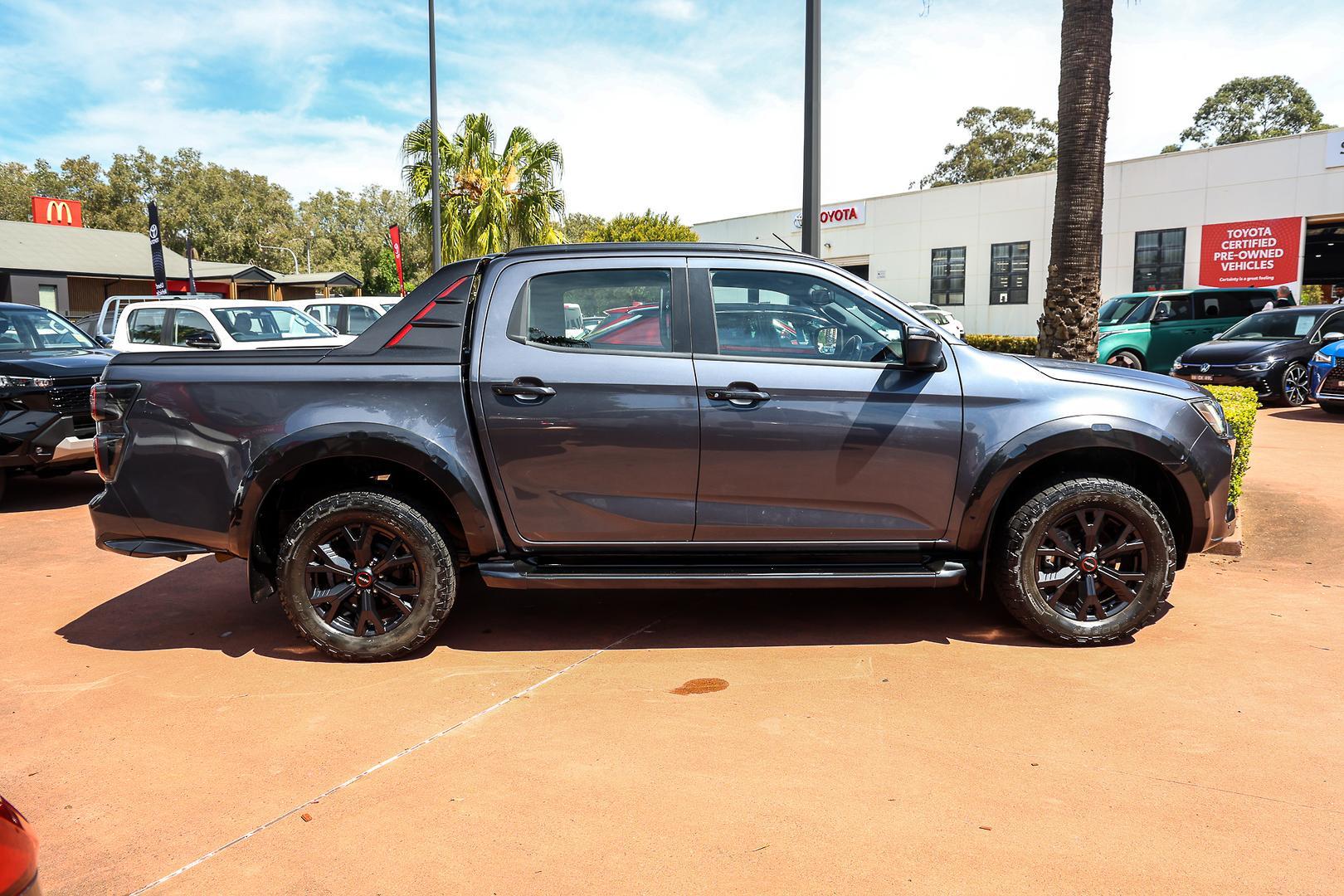 2023 Isuzu D-MAX X-TERRAIN in Grey