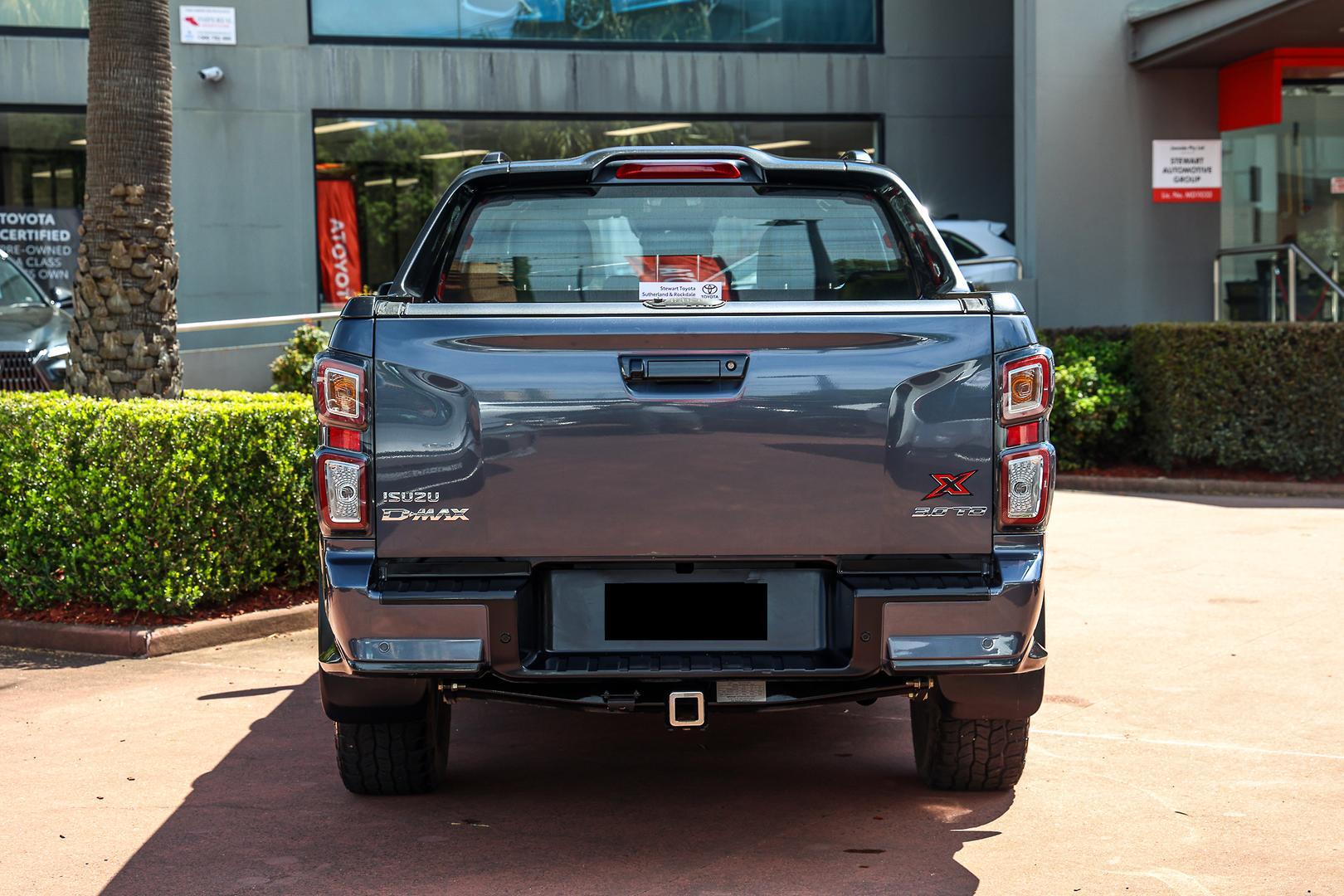2023 Isuzu D-MAX X-TERRAIN in Grey