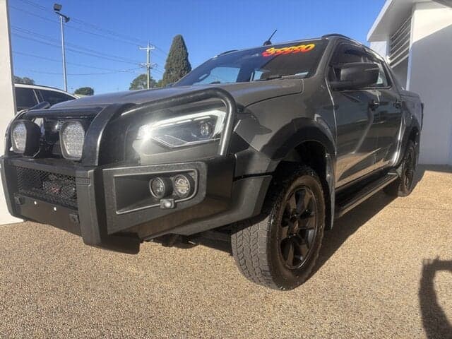 2024 Isuzu D-MAX X-TERRAIN in Silver