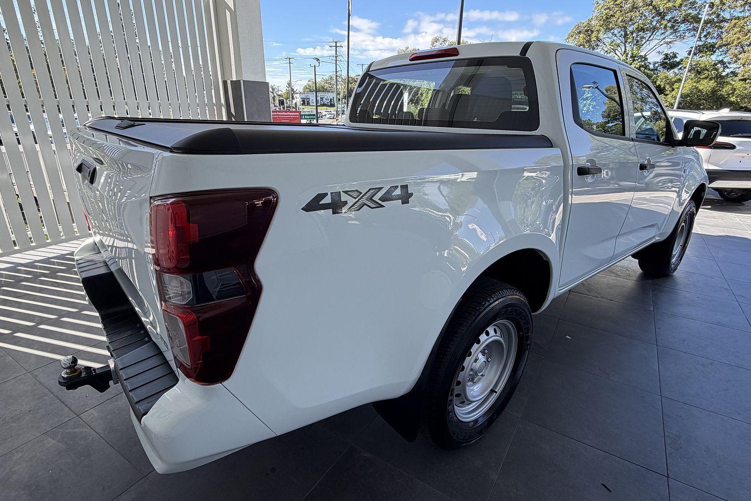 2023 Isuzu D-MAX SX in White