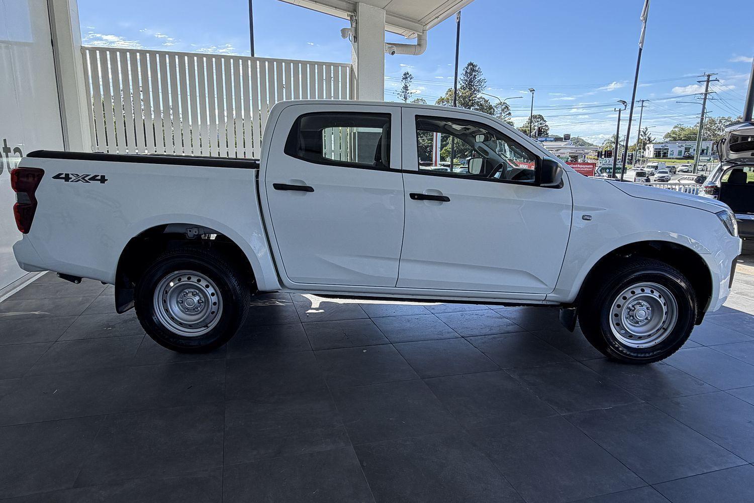 2023 Isuzu D-MAX SX in White