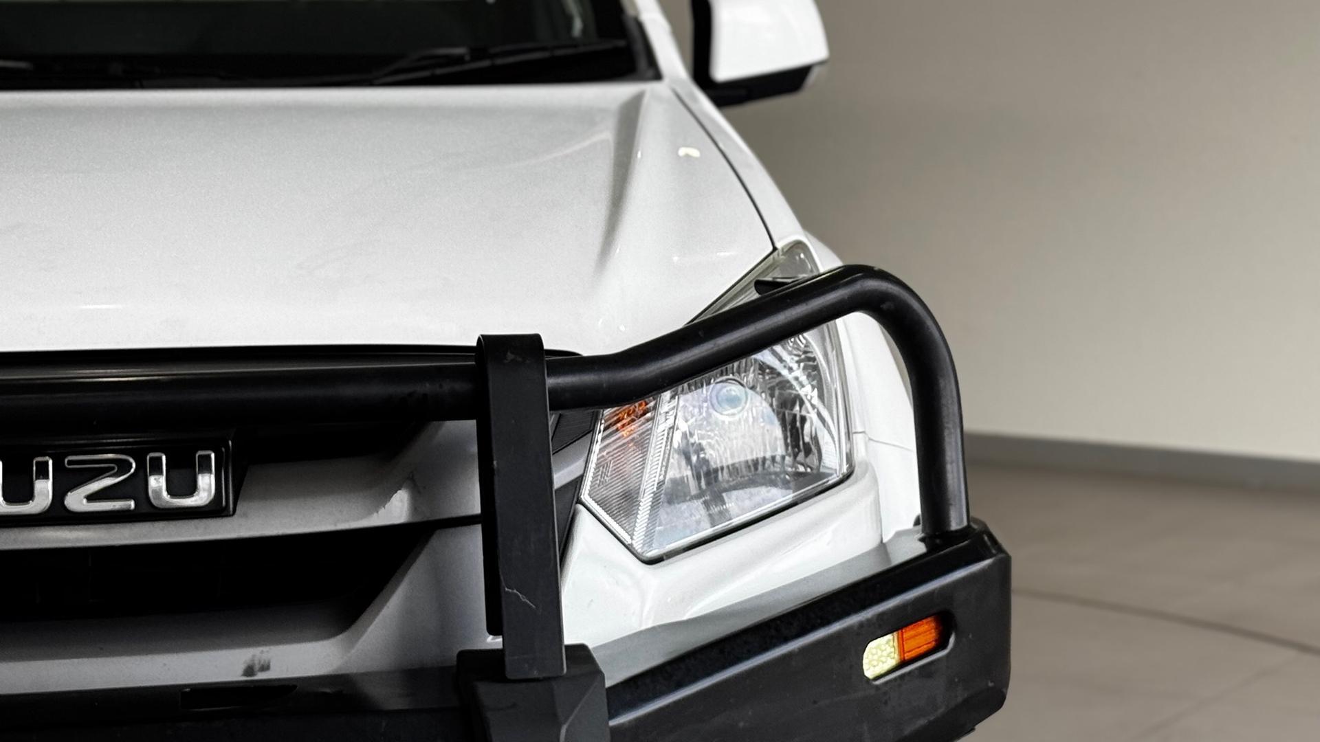 2019 Isuzu D-MAX SX in White