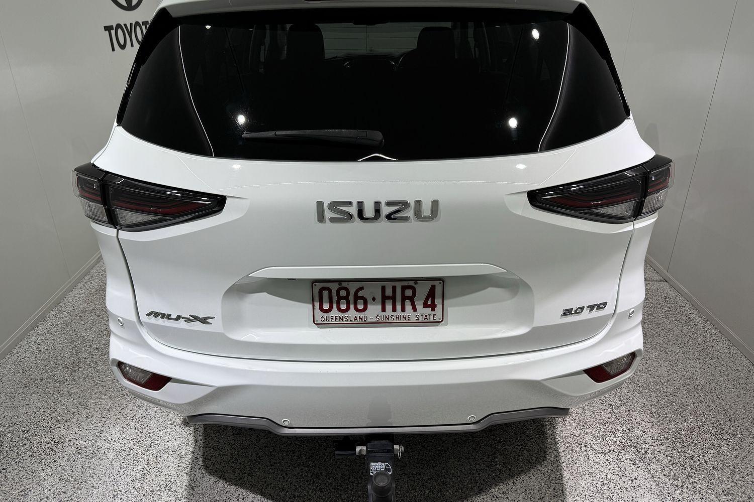 2022 Isuzu MU-X LS-U in White