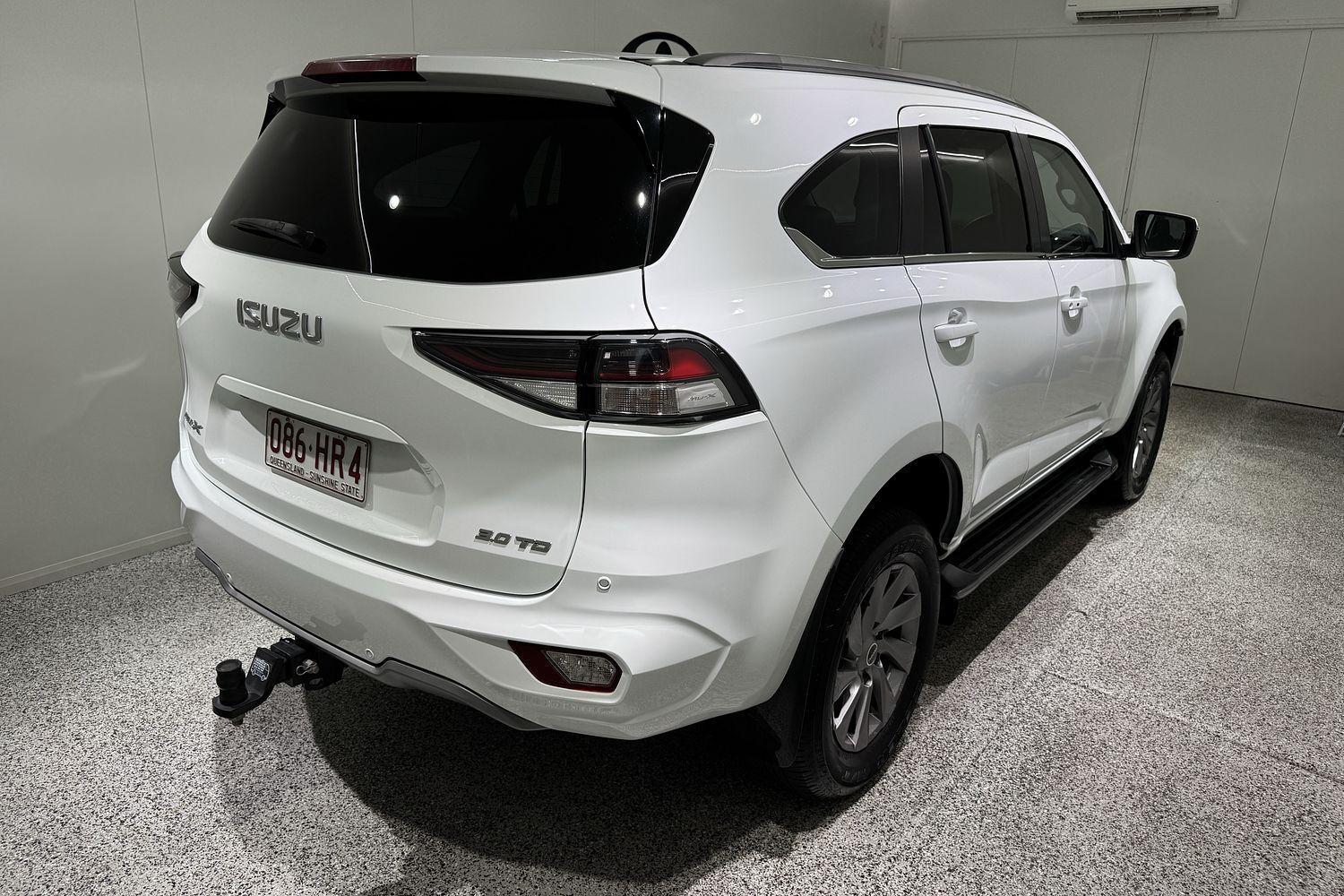2022 Isuzu MU-X LS-U in White
