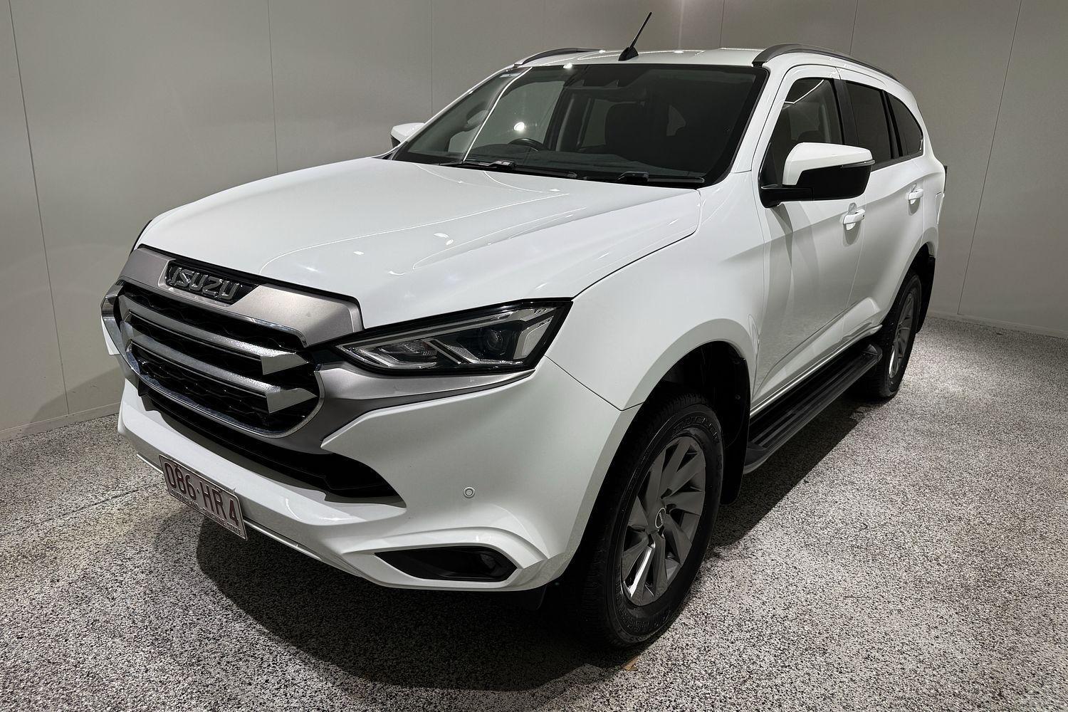 2022 Isuzu MU-X LS-U in White