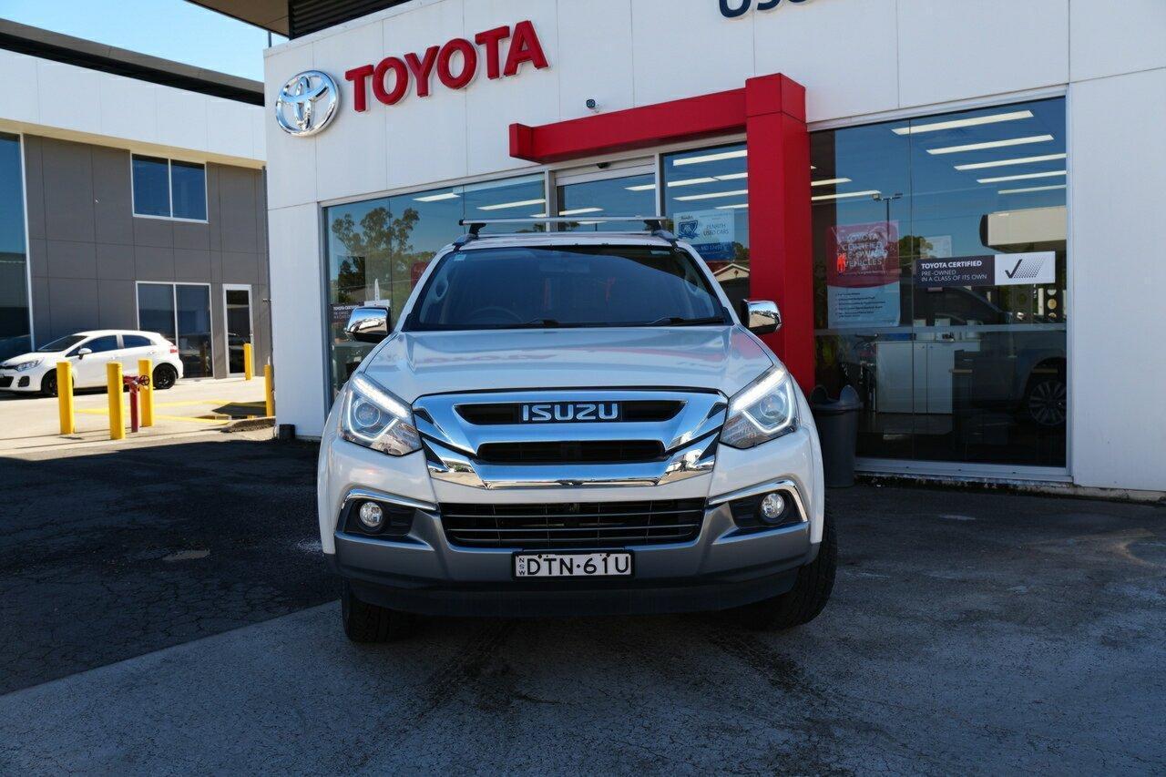 2017 Isuzu MU-X LS-T in White