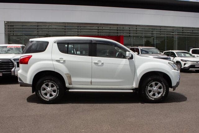 2018 Isuzu MU-X LS-M in White