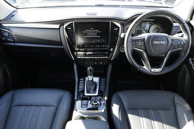 2022 Isuzu MU-X LS-T in Silver