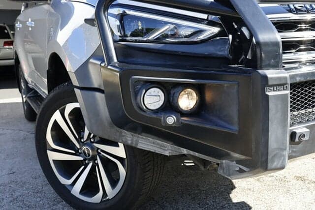 2022 Isuzu MU-X LS-T in Silver