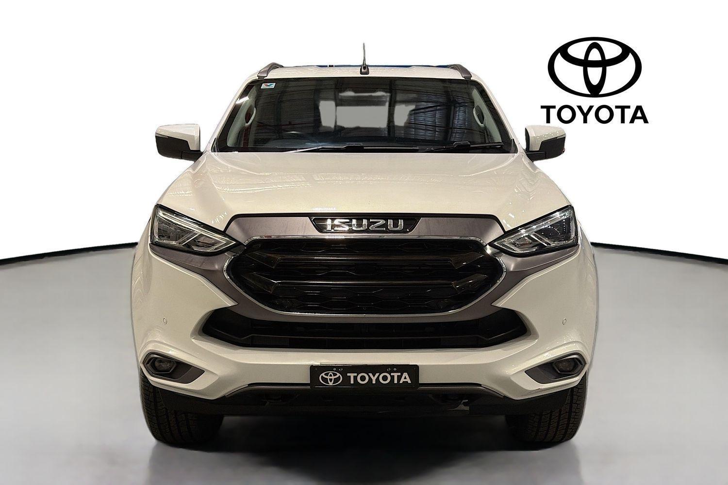 2023 Isuzu MU-X LS-U in White