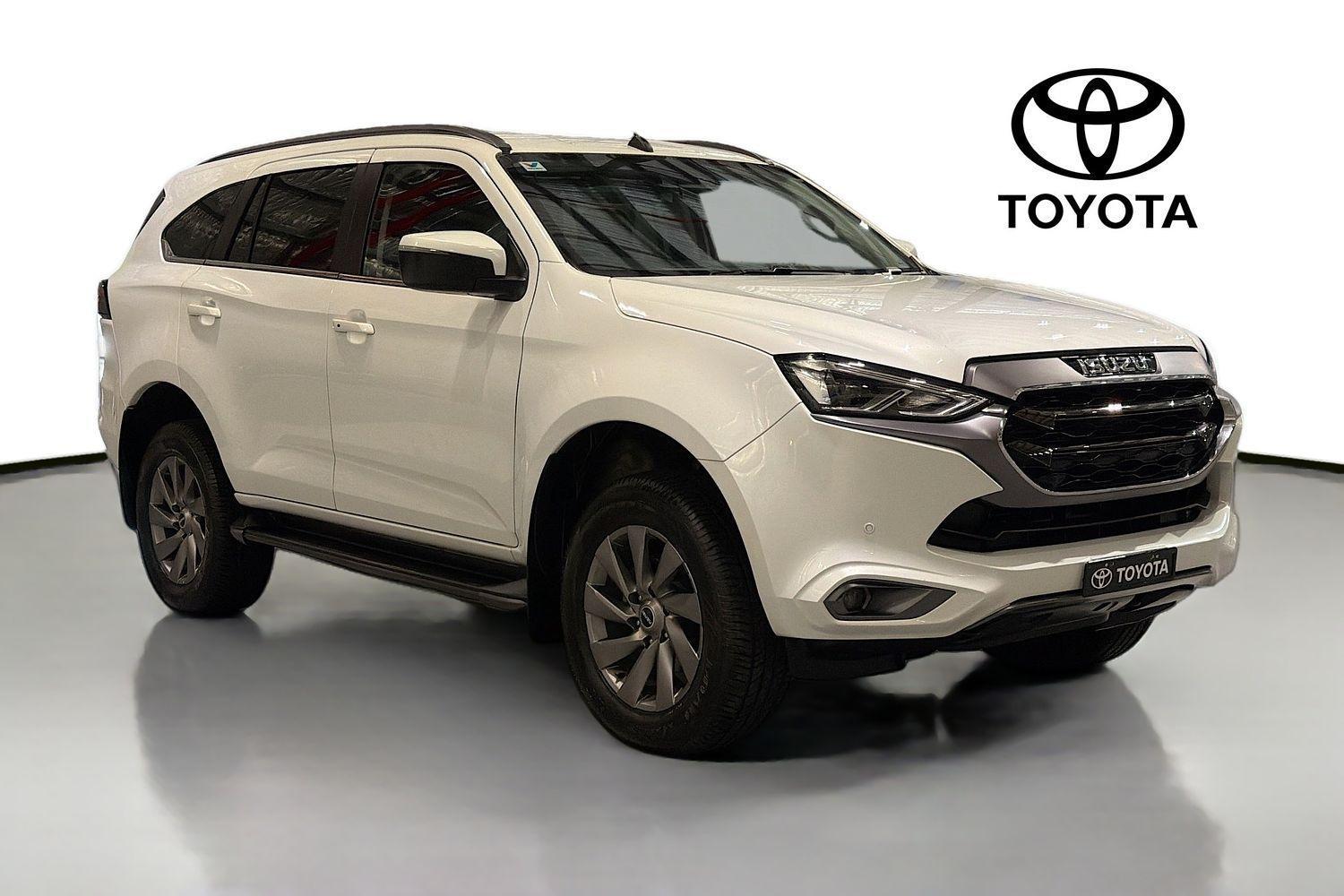 2023 Isuzu MU-X LS-U in White