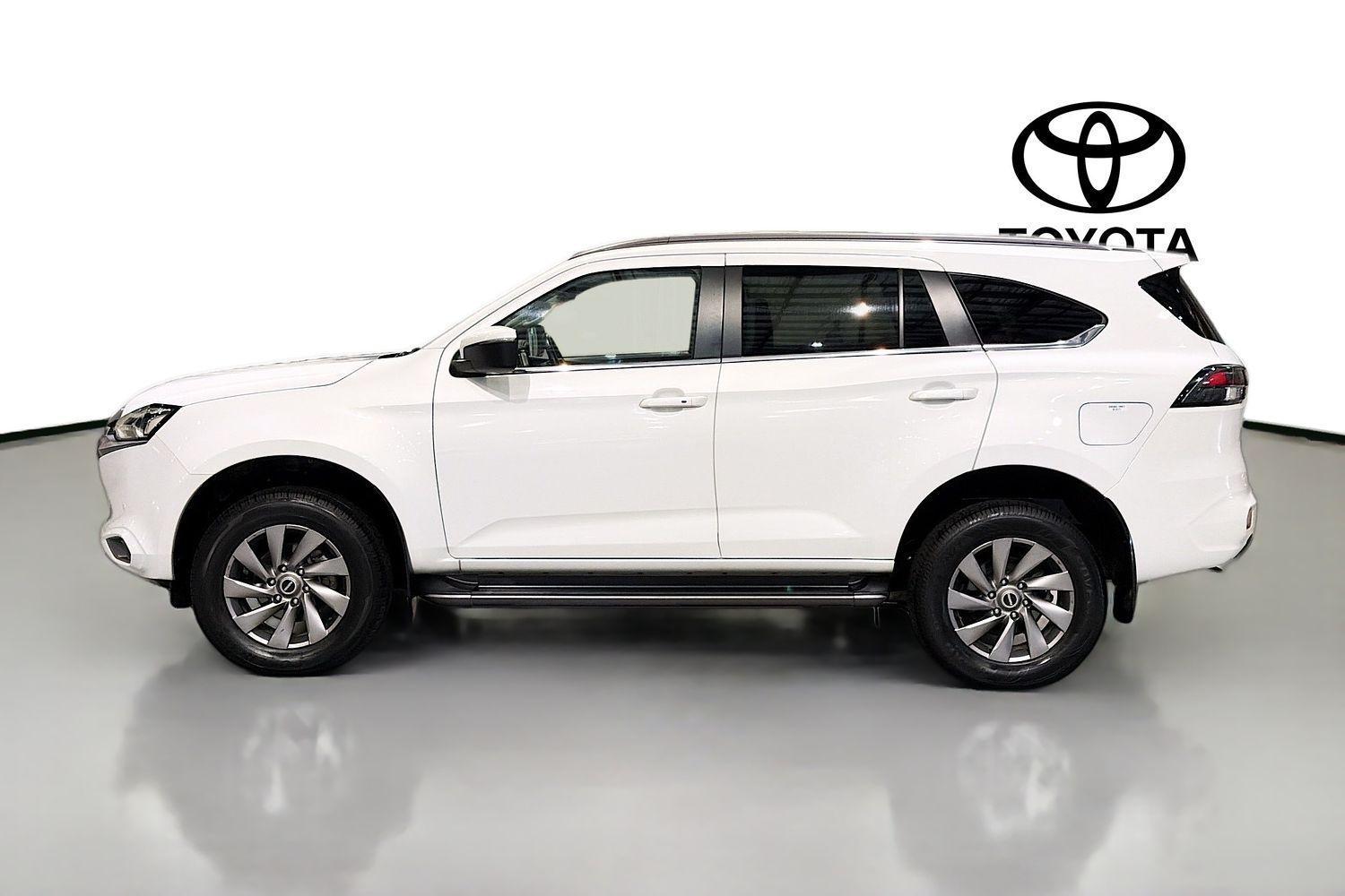 2023 Isuzu MU-X LS-U in White