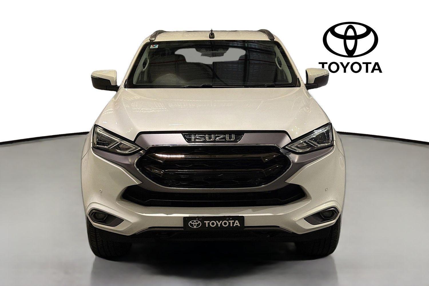 2023 Isuzu MU-X LS-U in White