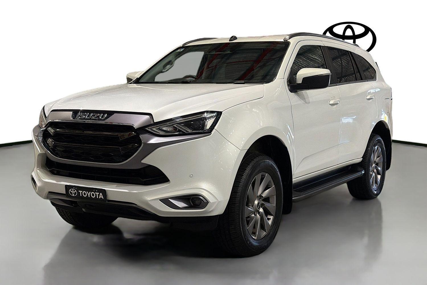 2023 Isuzu MU-X LS-U in White