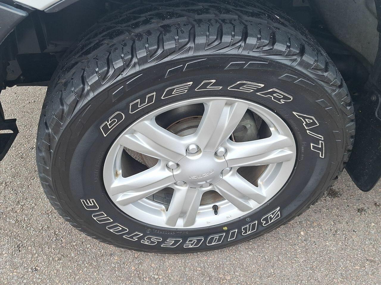 2016 Isuzu MU-X LS-U in Silver