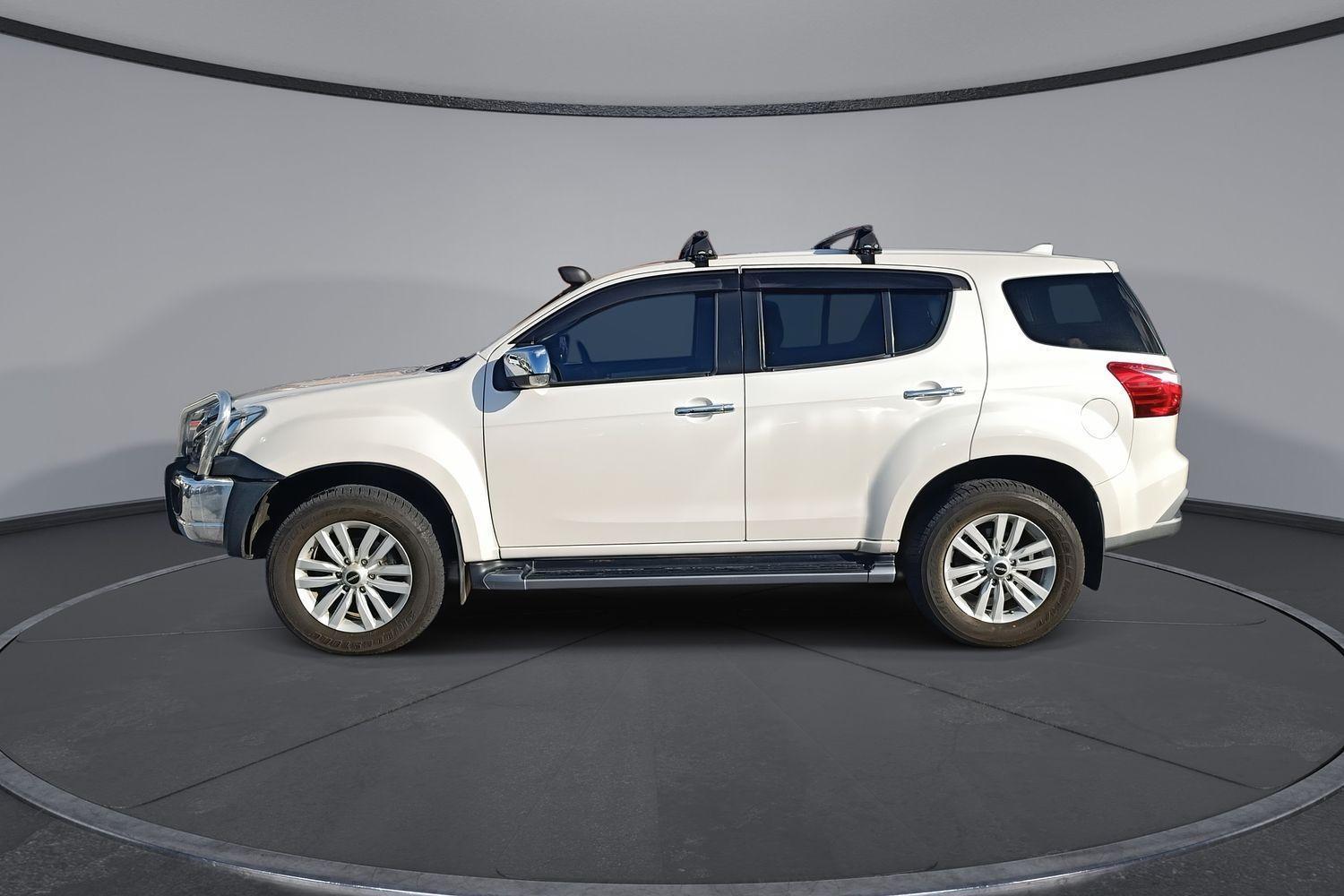 2018 Isuzu MU-X LS-U in White Pearl