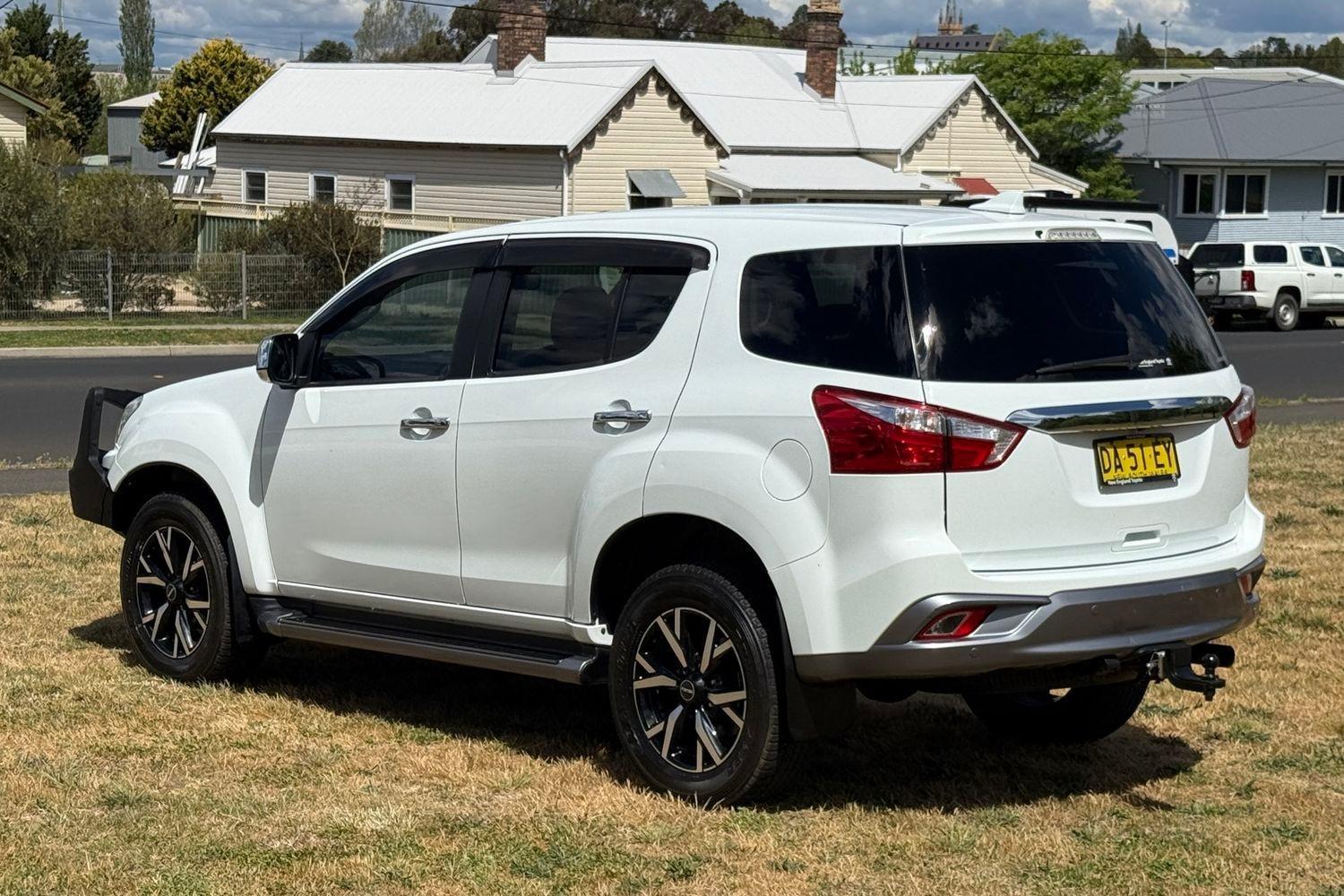 2020 Isuzu MU-X LS-U in White