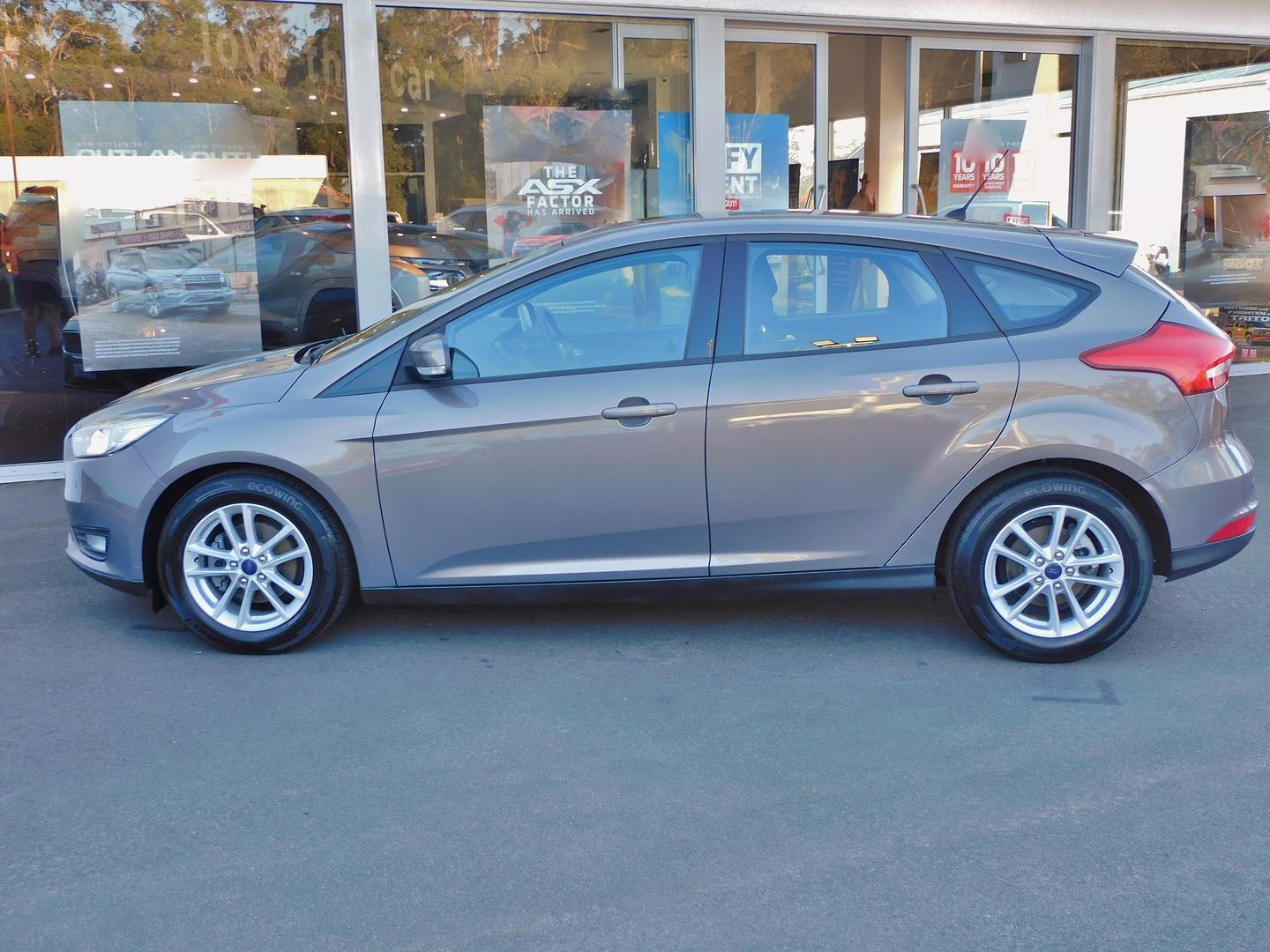 2016 Ford Focus Trend in Grey