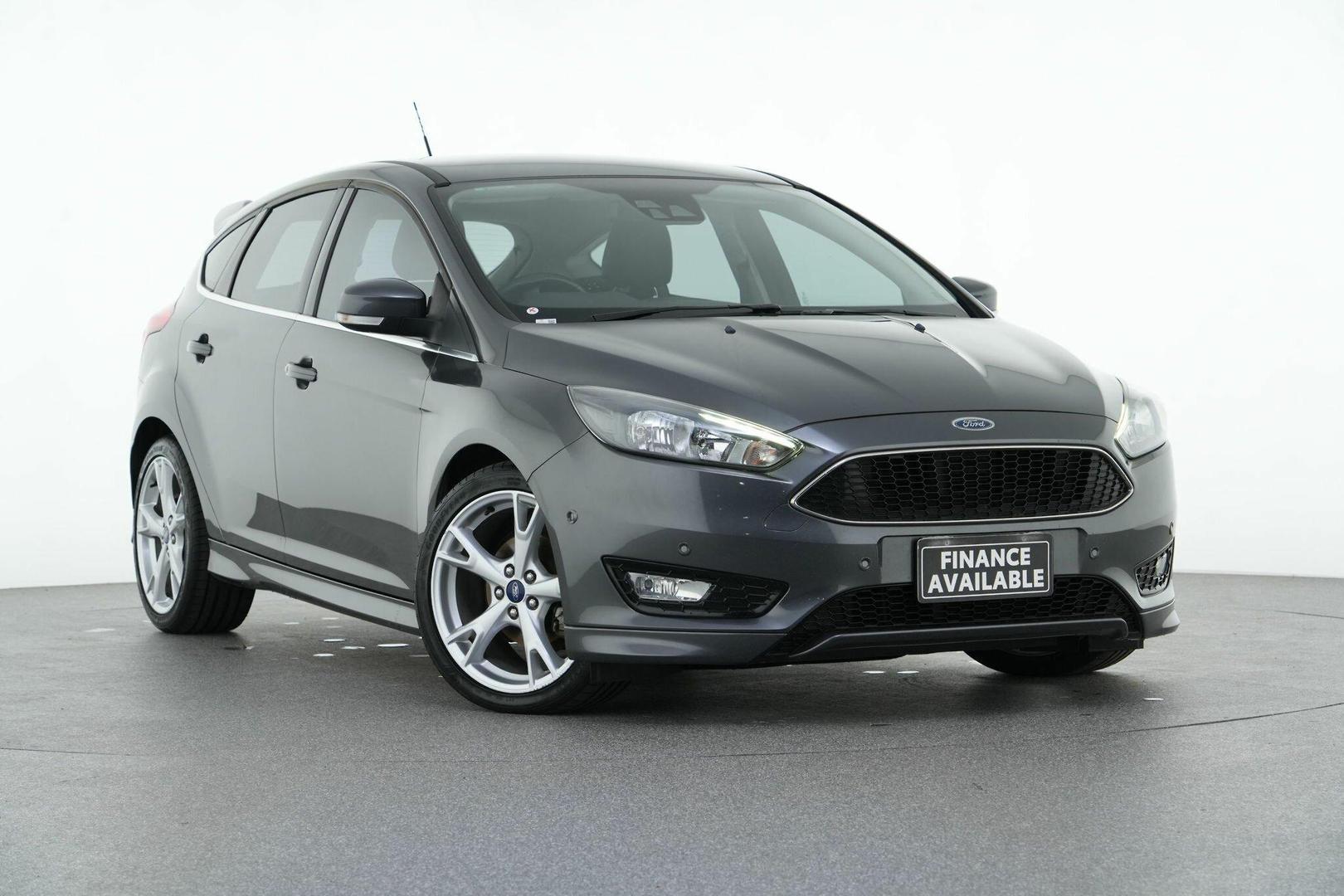 2017 Ford Focus Titanium in Grey
