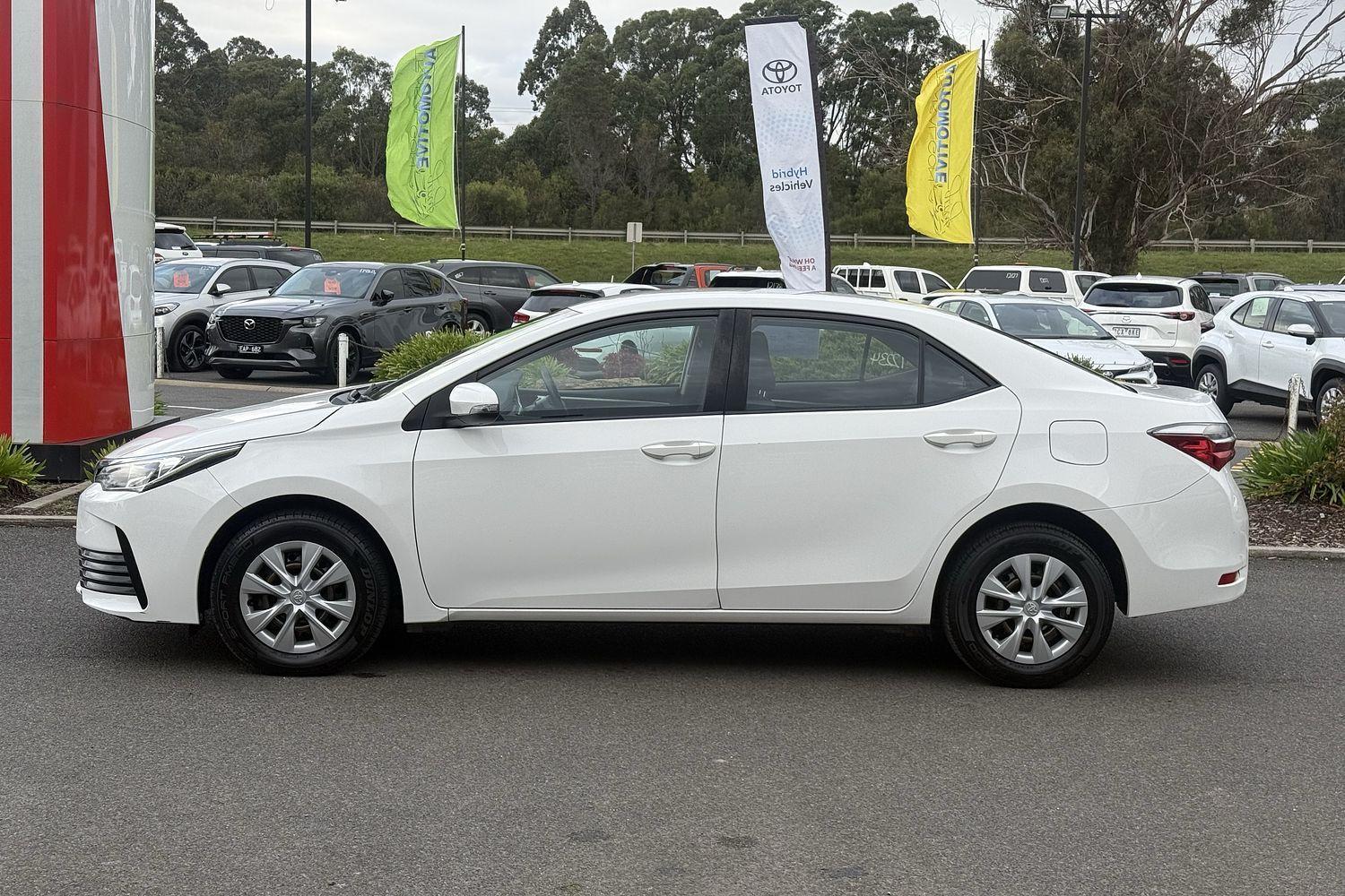 2017 Toyota Corolla Ascent in White