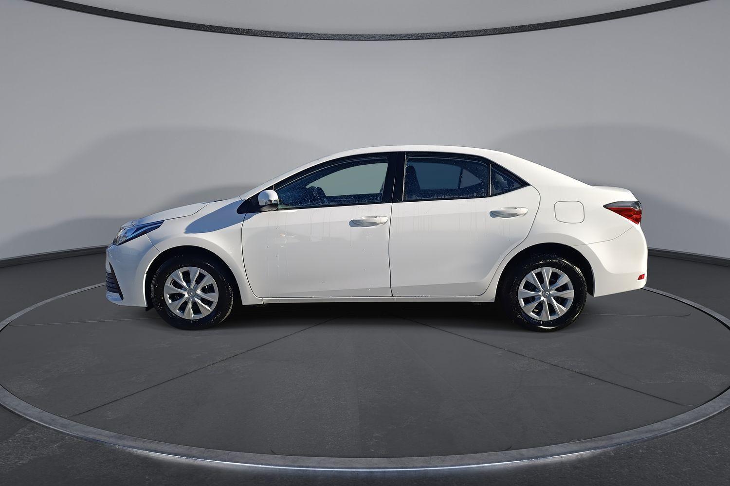 2018 Toyota Corolla Ascent Sport in White