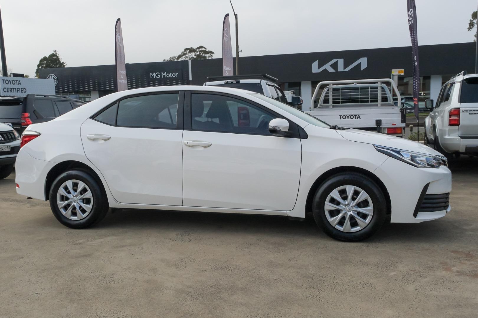 2019 Toyota Corolla Ascent in White