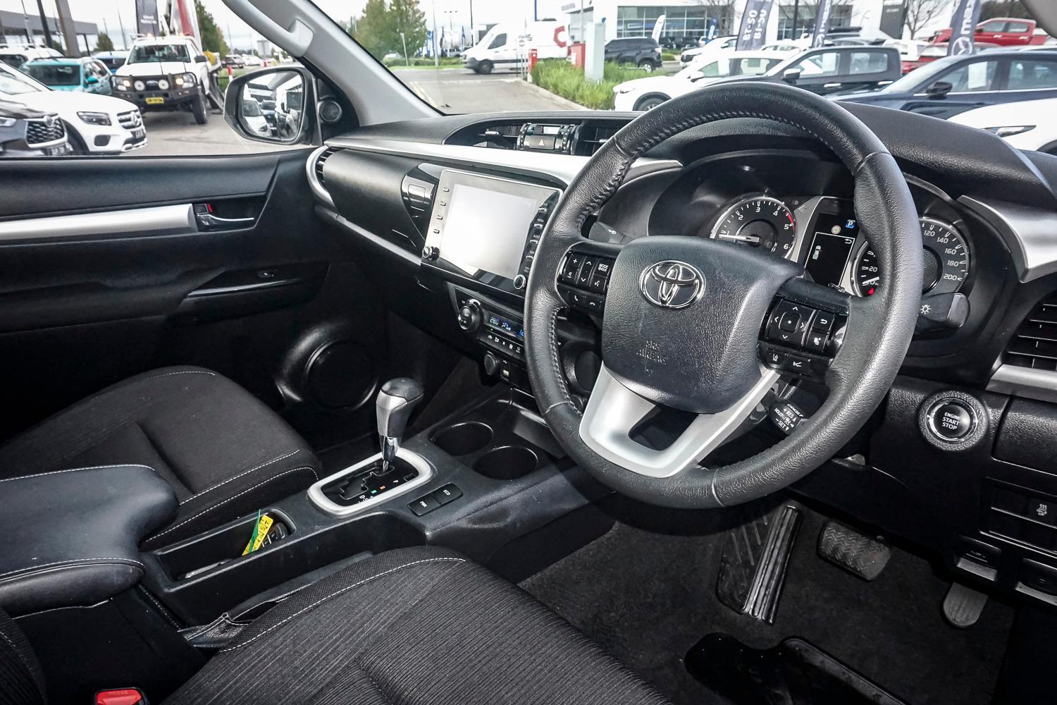 2021 Toyota Hilux SR5 in White
